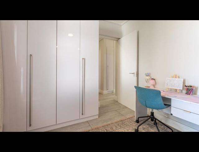 3 BEDROOM APARTMENT FOR SALE IN SOMERSET WEST